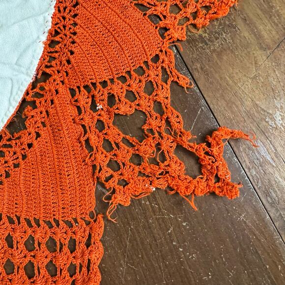 Pair of Vintage Cotton Hand Chrochet Embroidered Center piece Doilies FOR REPAIR - Picture 5 of 13